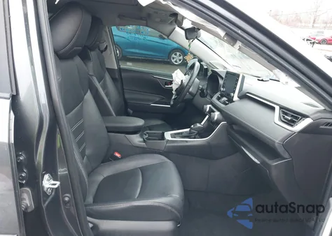 2021 Toyota Rav4 Xle Premium z USA, uszkodzony, nr VIN 2T3A1RFV4MC184144